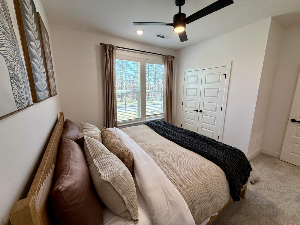 Third bedroom with queen bed